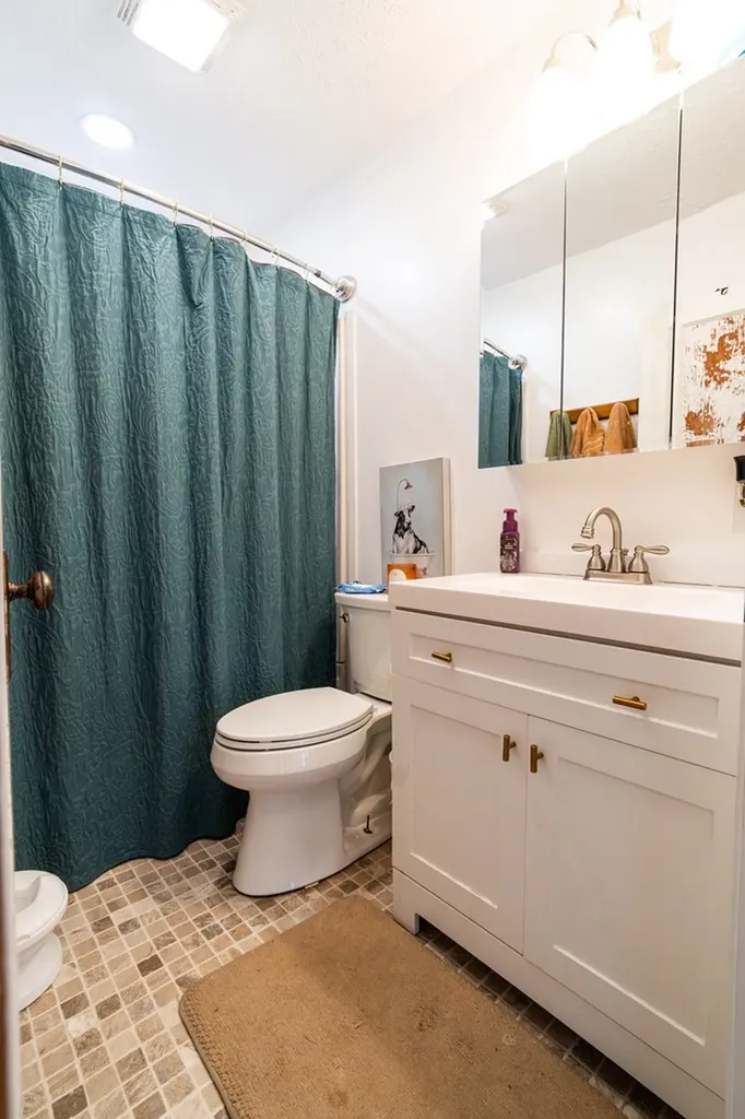 201 E 4th Street Livingston TN 38570