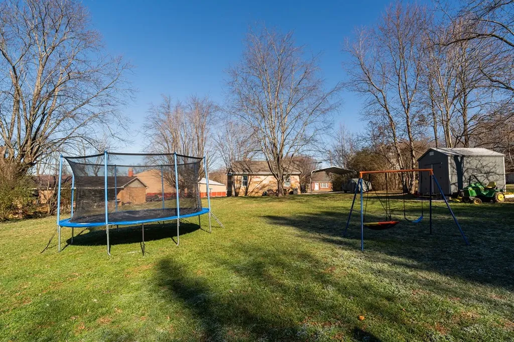 201 E 4th Street Livingston TN 38570