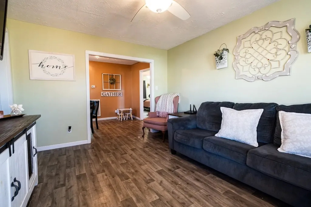 201 E 4th Street Livingston TN 38570