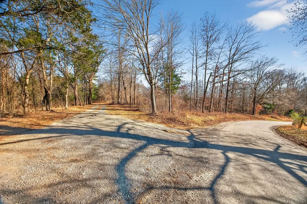 515 Mansell Hill Road Gainesboro TN 38562