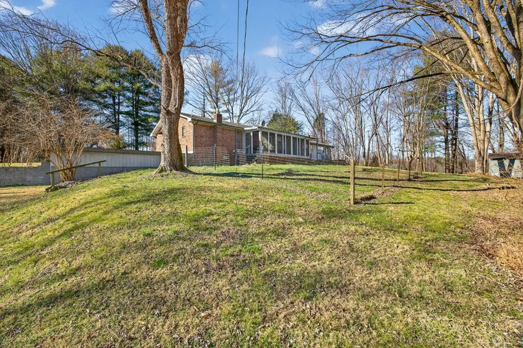 515 Mansell Hill Road Gainesboro TN 38562