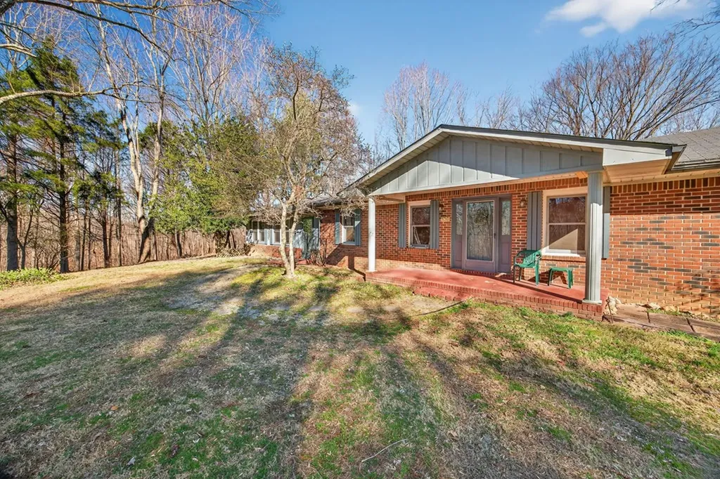 515 Mansell Hill Road Gainesboro TN 38562