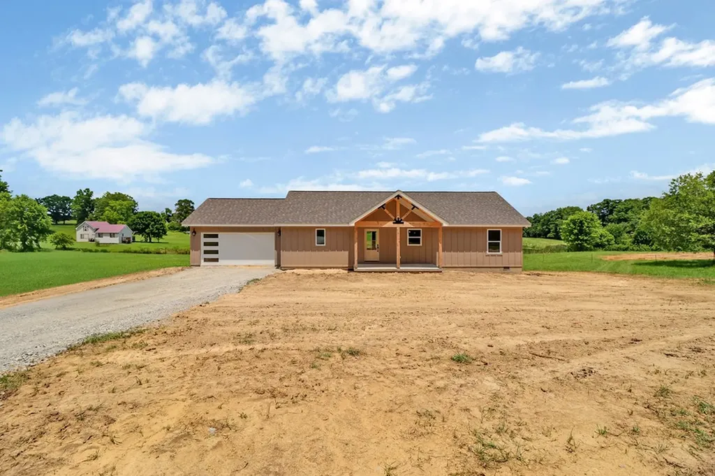 817 Hack Beaty Road Grimsley TN 38565