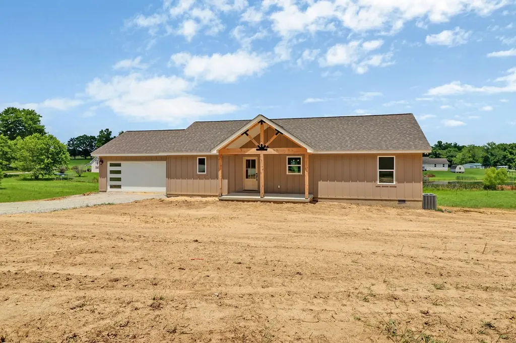 817 Hack Beaty Road Grimsley TN 38565
