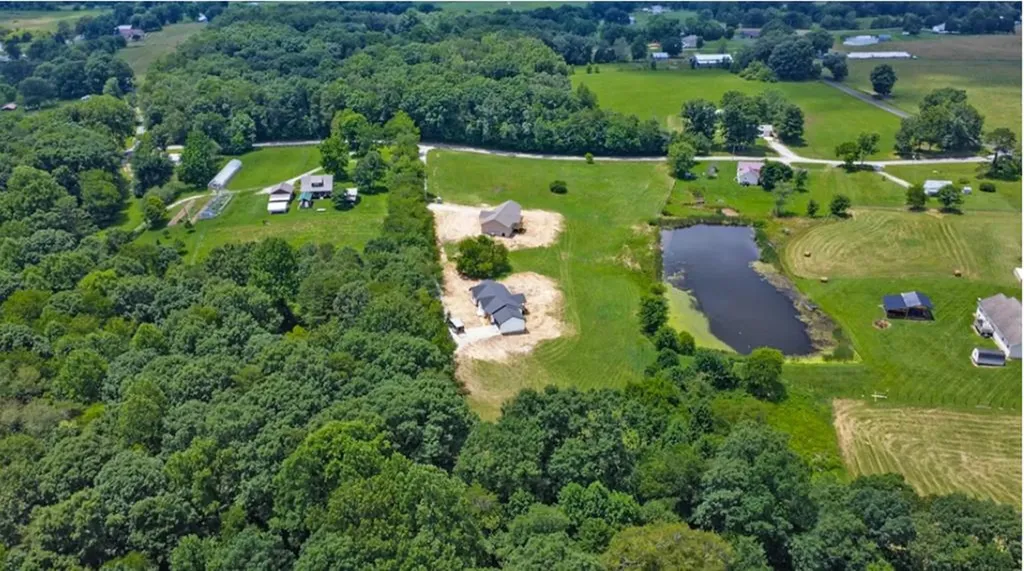 817 Hack Beaty Road Grimsley TN 38565