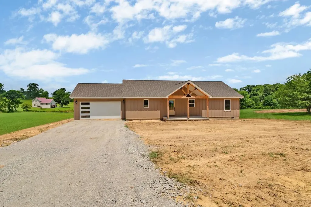 817 Hack Beaty Road Grimsley TN 38565