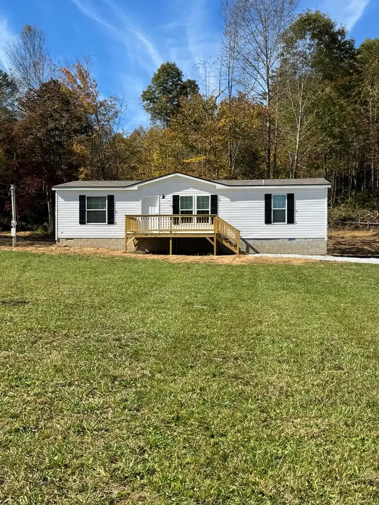 2066 Anderson Road Monterey TN 38574