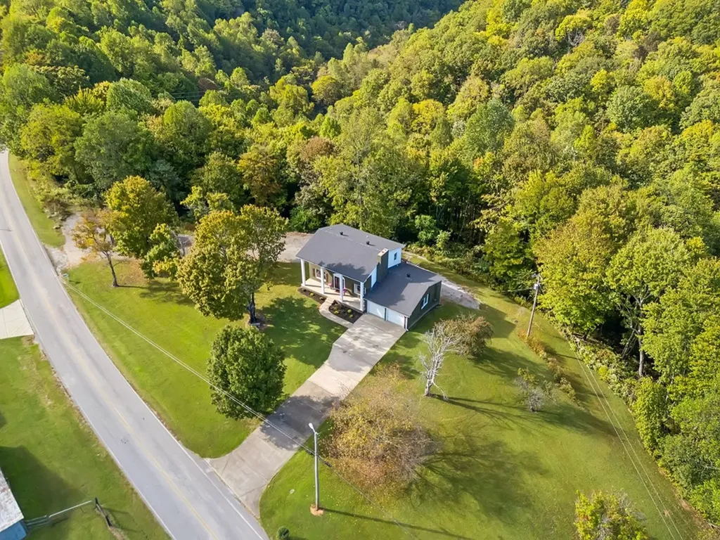 213 Pea Ridge Road Elmwood TN 38560