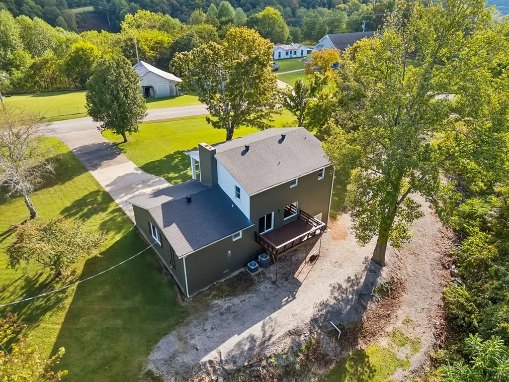 213 Pea Ridge Road Elmwood TN 38560