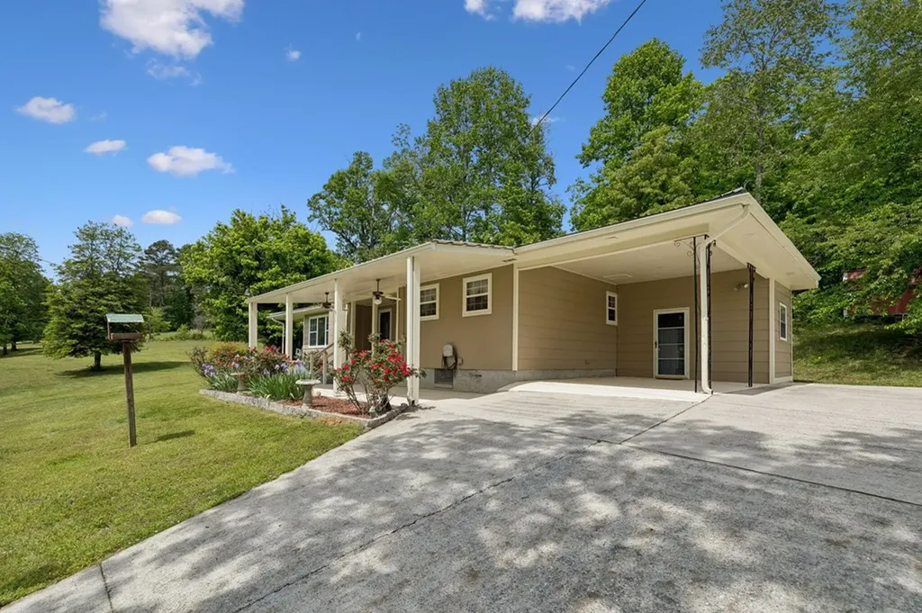 1484 Blythe Ferry Road Dayton TN 37321