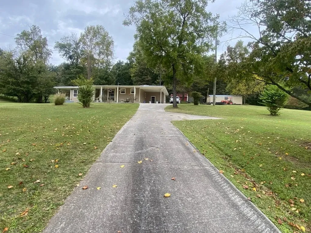 1484 Blythe Ferry Road Dayton TN 37321