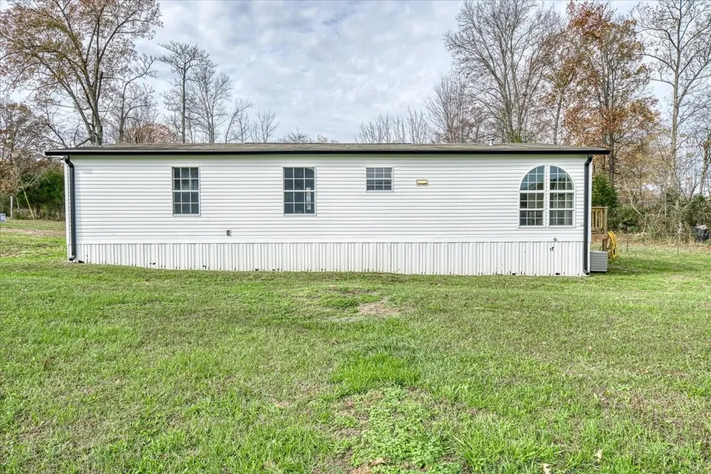 1476 Conrad Templeton Road Quebeck TN 38579