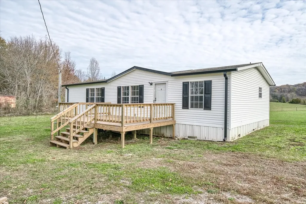 1476 Conrad Templeton Road Quebeck TN 38579