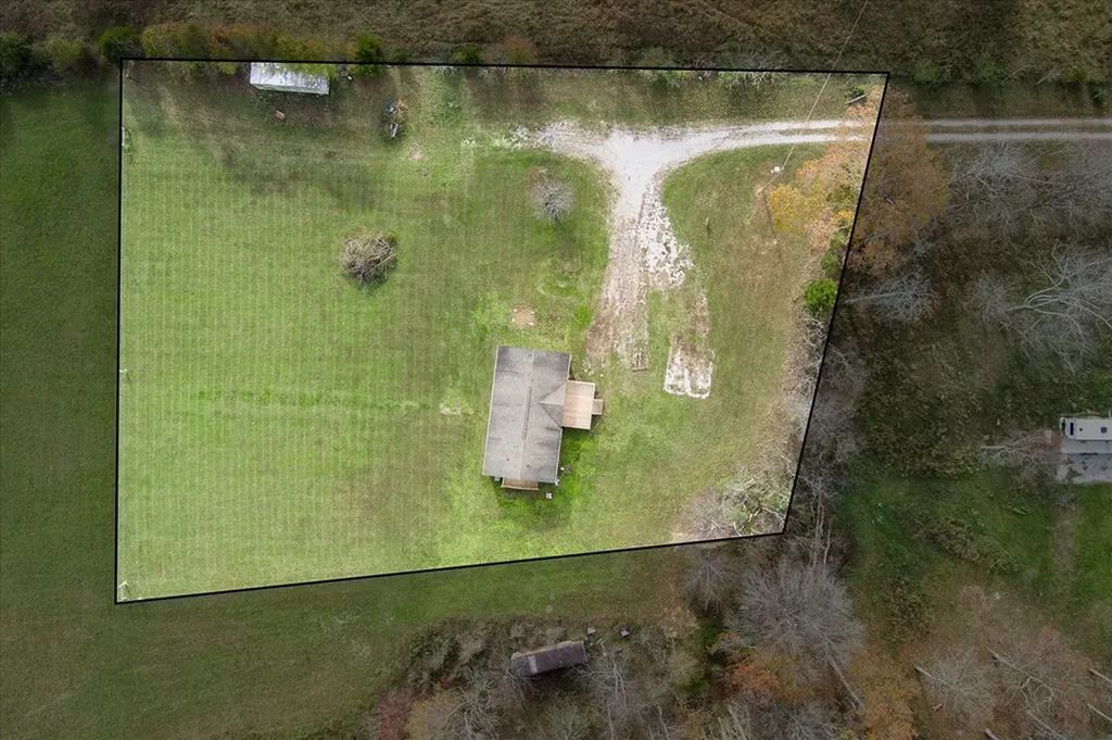 1476 Conrad Templeton Road Quebeck TN 38579