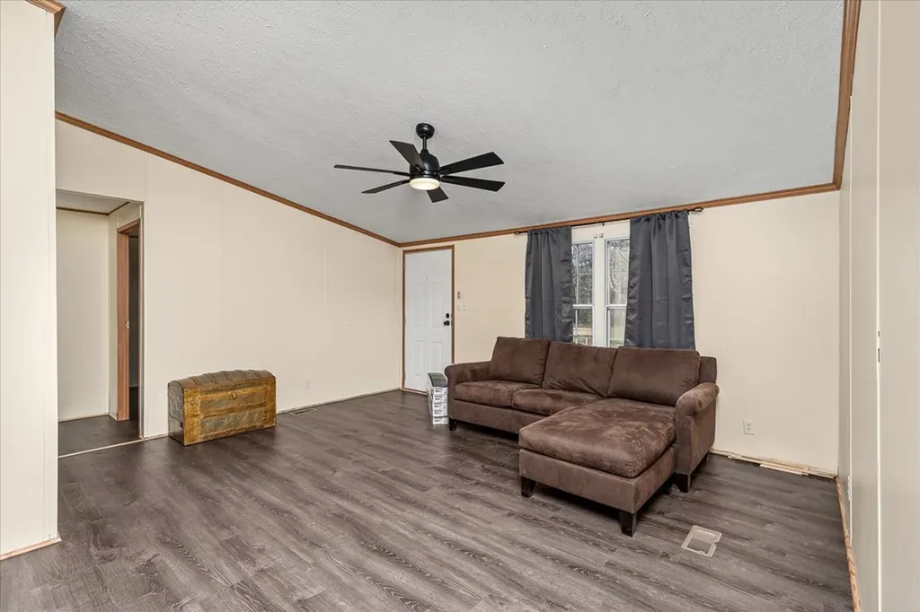 1476 Conrad Templeton Road Quebeck TN 38579