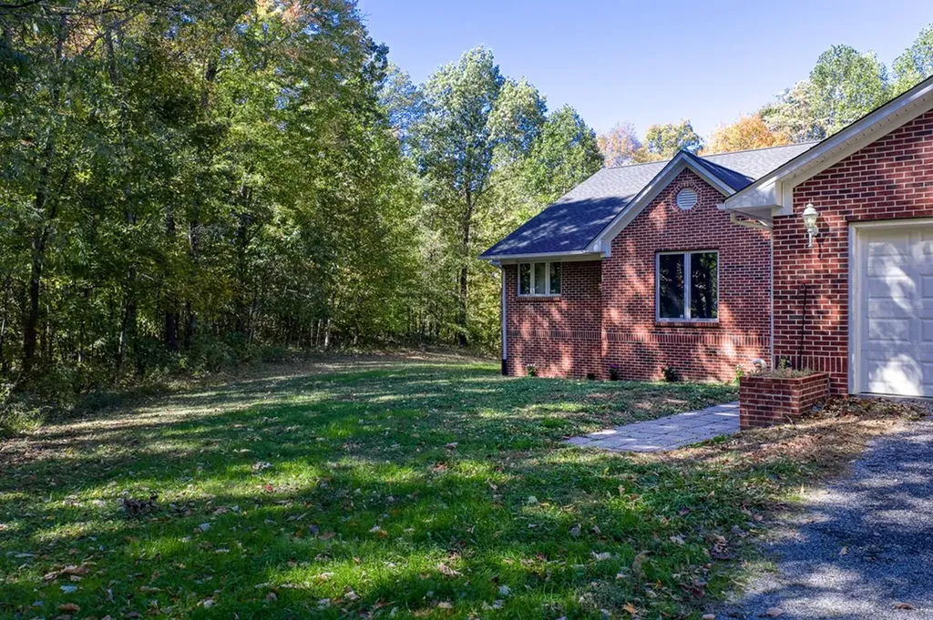 8631 Monterey Highway Monterey TN 38574-3205