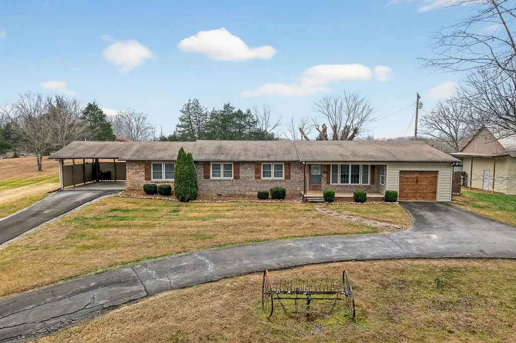 11640 Cookeville Boat Dock Road Baxter TN 38544