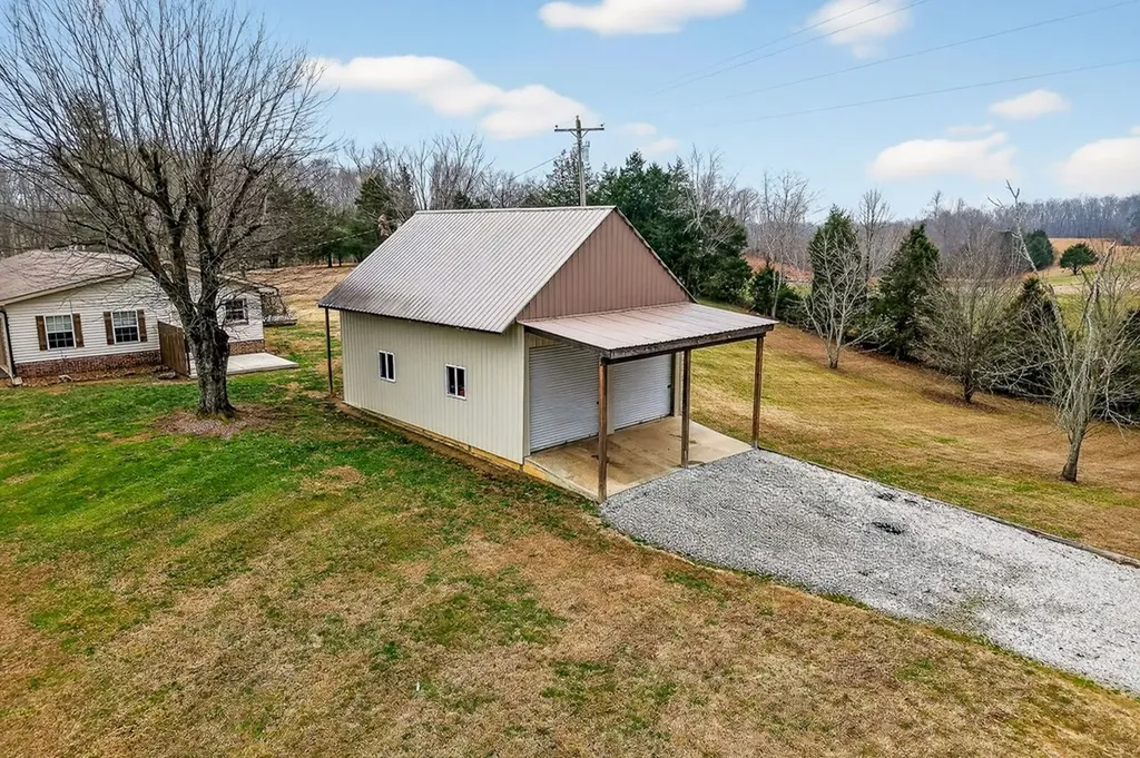 11640 Cookeville Boat Dock Road Baxter TN 38544