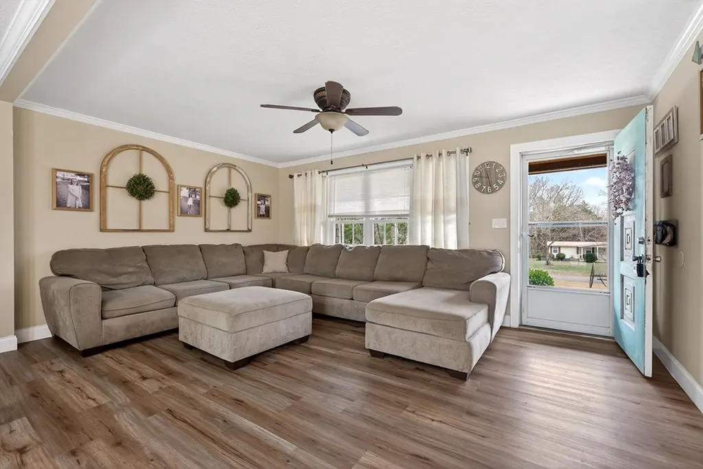 11640 Cookeville Boat Dock Road Baxter TN 38544