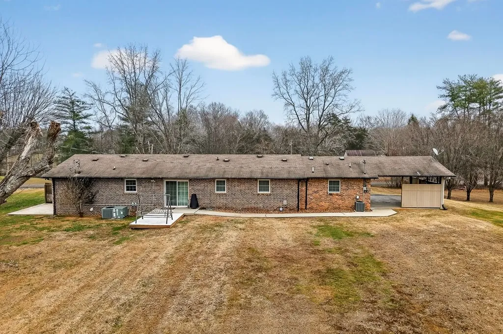 11640 Cookeville Boat Dock Road Baxter TN 38544