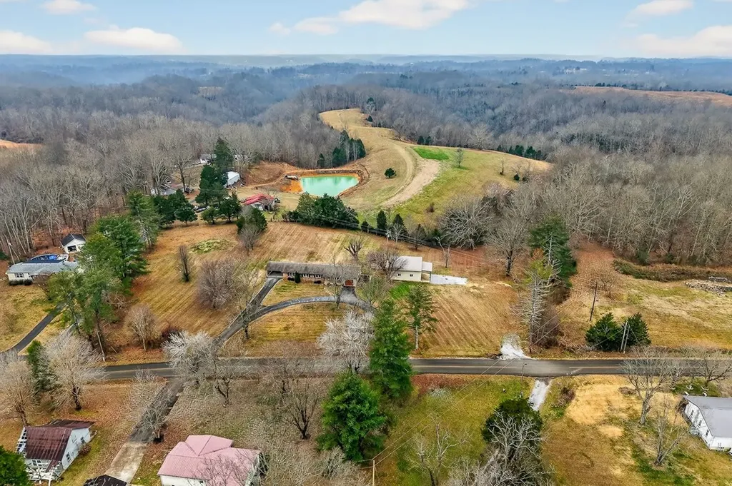 11640 Cookeville Boat Dock Road Baxter TN 38544