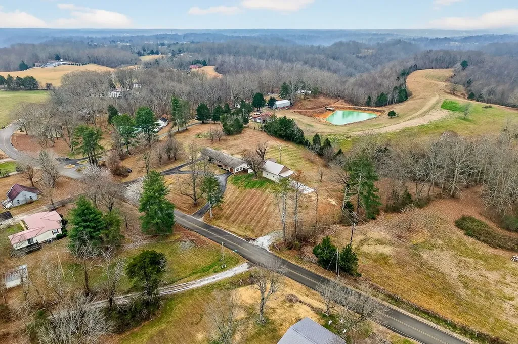 11640 Cookeville Boat Dock Road Baxter TN 38544