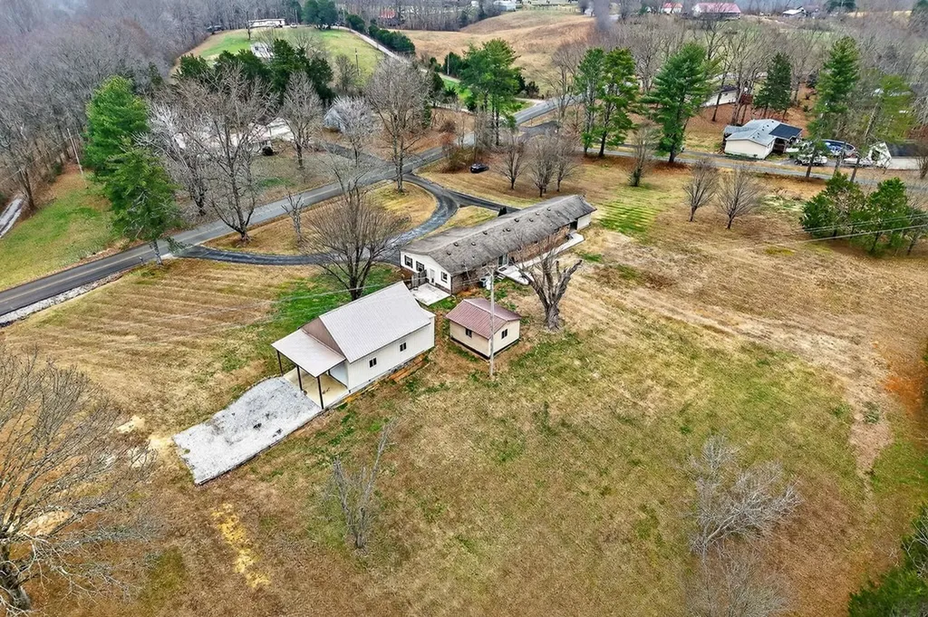 11640 Cookeville Boat Dock Road Baxter TN 38544