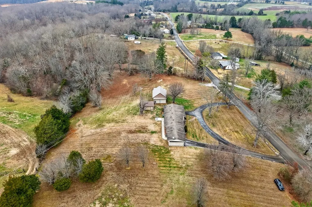 11640 Cookeville Boat Dock Road Baxter TN 38544