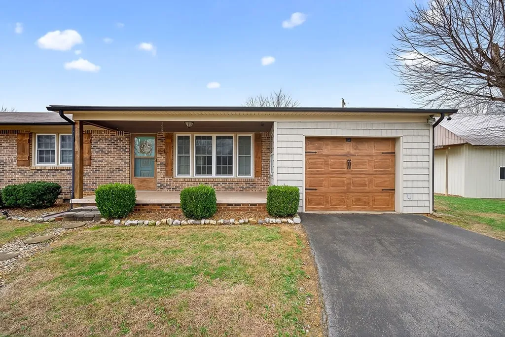 11640 Cookeville Boat Dock Road Baxter TN 38544