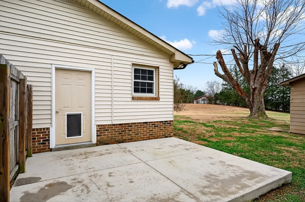 11640 Cookeville Boat Dock Road Baxter TN 38544