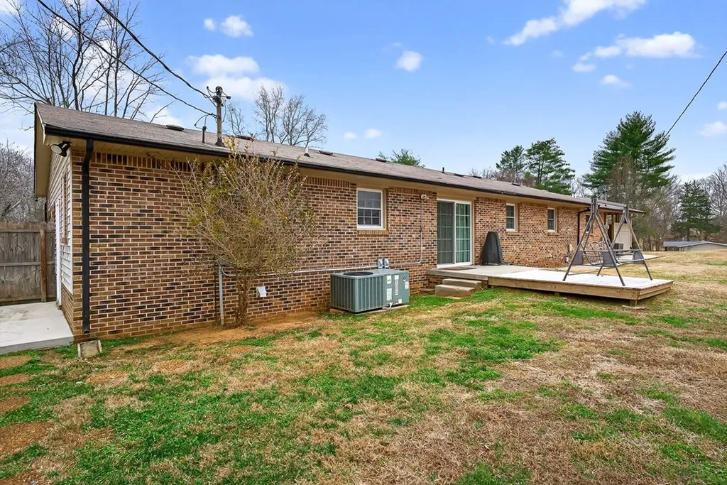 11640 Cookeville Boat Dock Road Baxter TN 38544