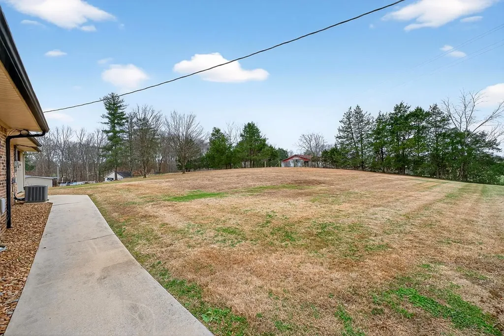 11640 Cookeville Boat Dock Road Baxter TN 38544