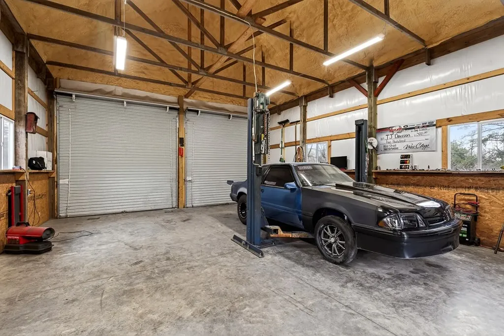 11640 Cookeville Boat Dock Road Baxter TN 38544