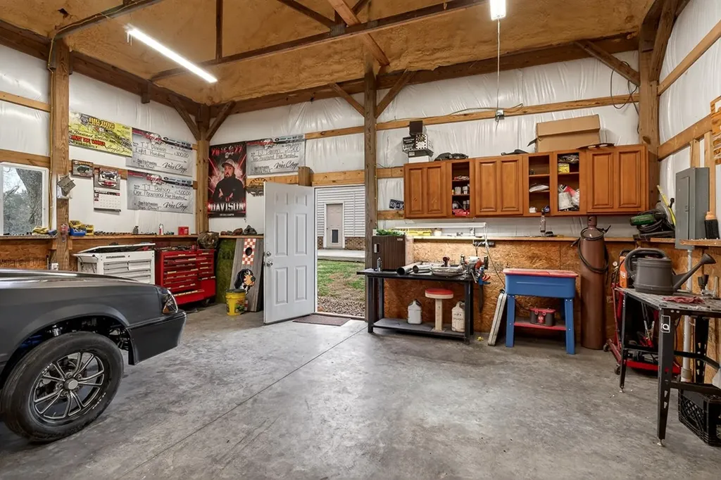 11640 Cookeville Boat Dock Road Baxter TN 38544