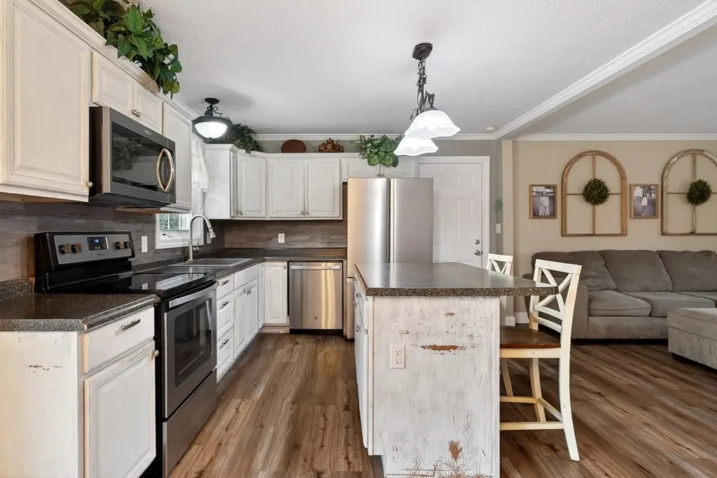 11640 Cookeville Boat Dock Road Baxter TN 38544