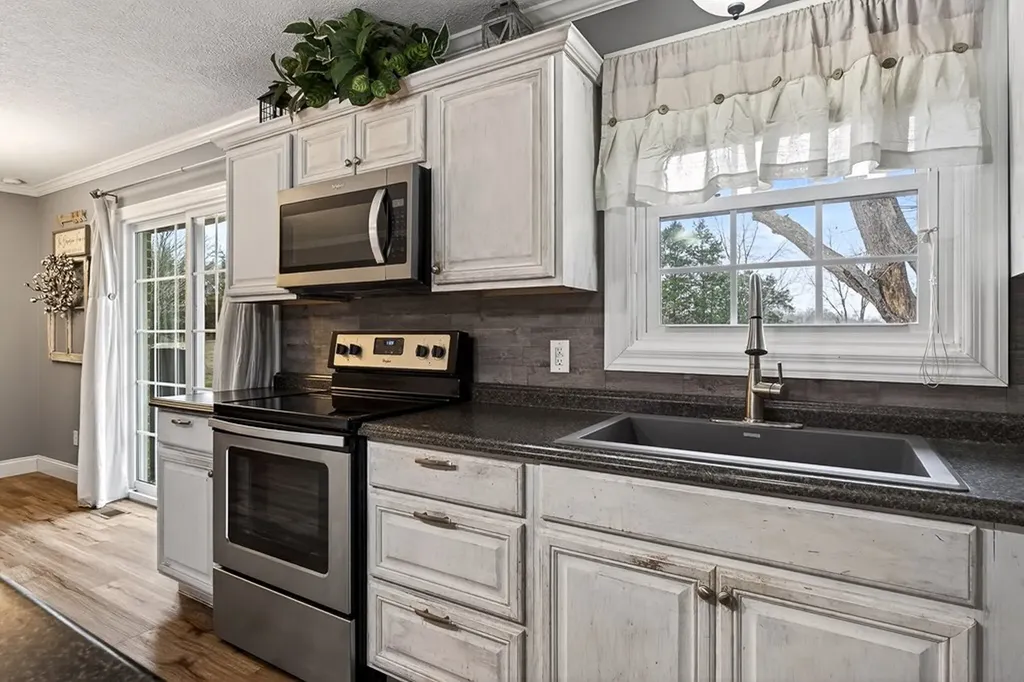 11640 Cookeville Boat Dock Road Baxter TN 38544