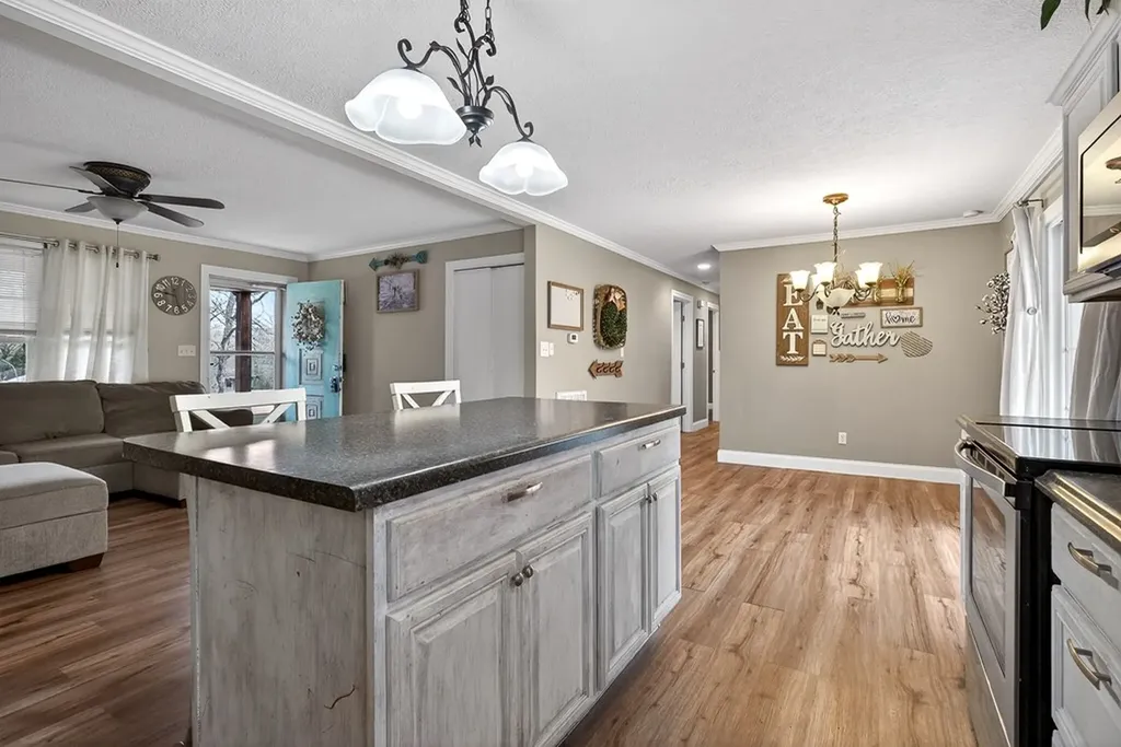 11640 Cookeville Boat Dock Road Baxter TN 38544