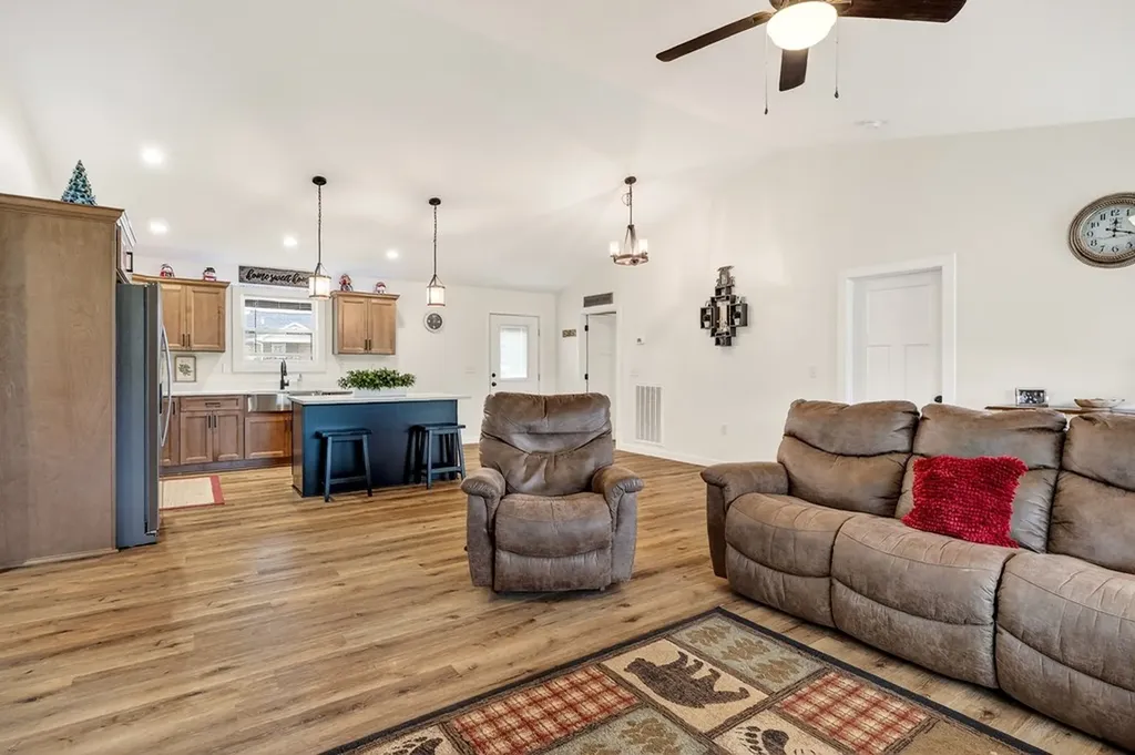 1004 North Spring Street Sparta TN 38583