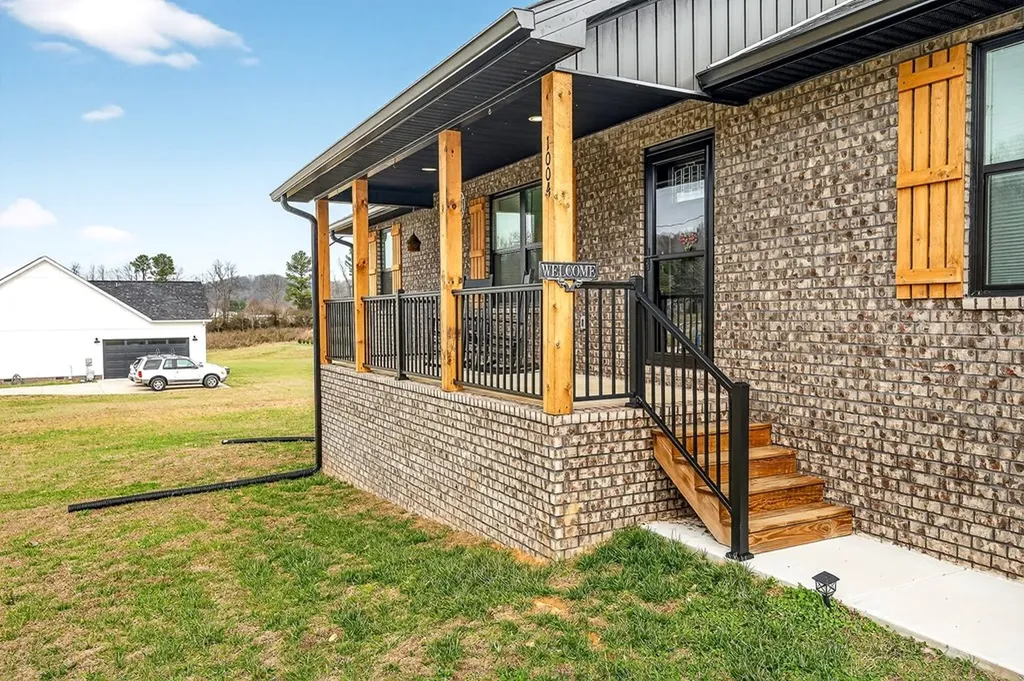 1004 North Spring Street Sparta TN 38583