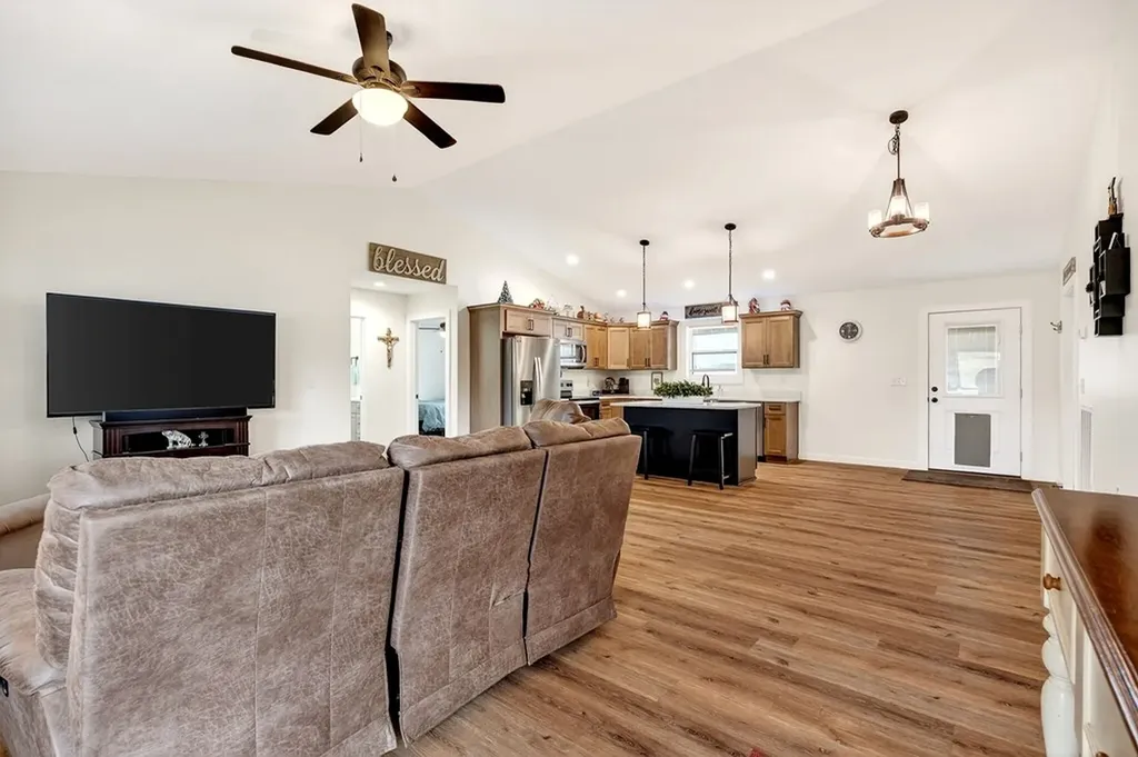 1004 North Spring Street Sparta TN 38583