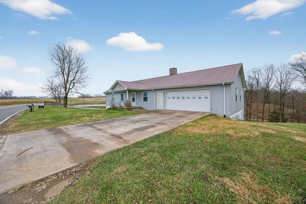 3614 Muddy Pond Road Monterey TN 38574