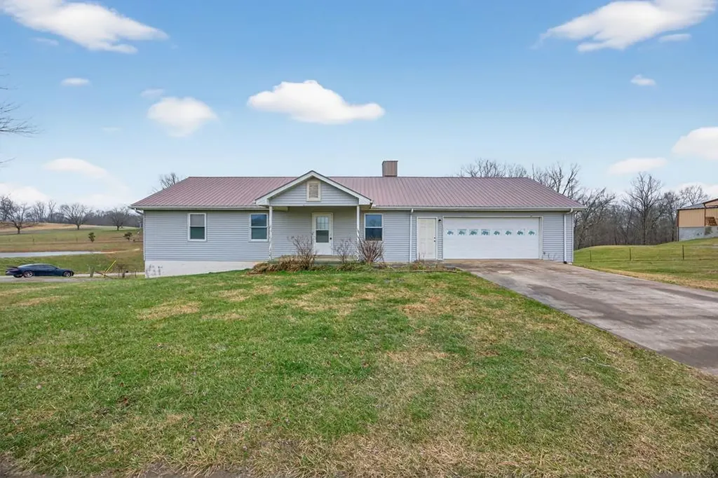3614 Muddy Pond Road Monterey TN 38574