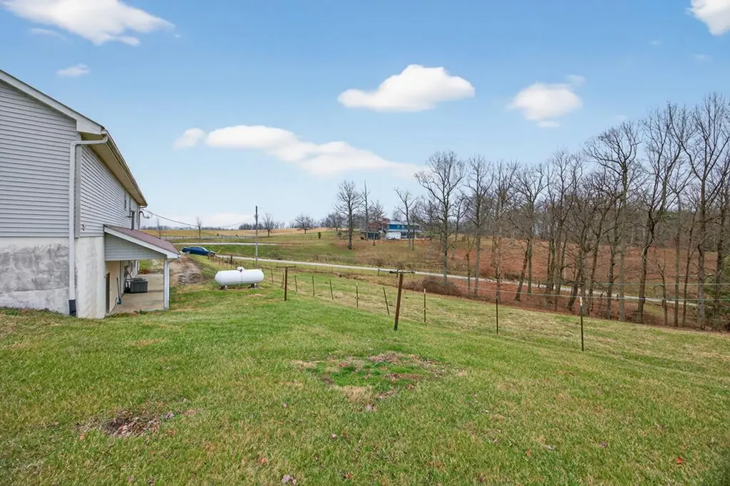 3614 Muddy Pond Road Monterey TN 38574