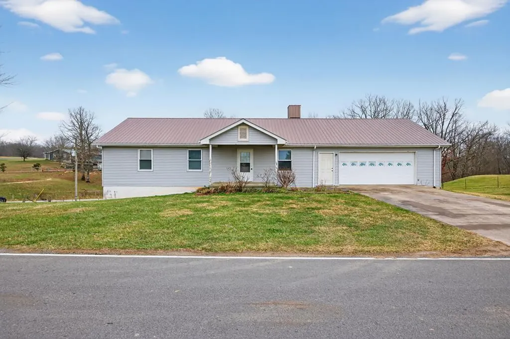 3614 Muddy Pond Road Monterey TN 38574