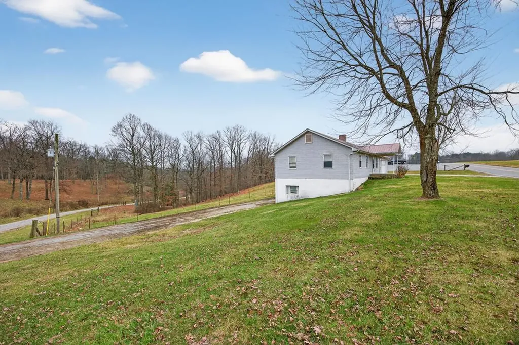 3614 Muddy Pond Road Monterey TN 38574