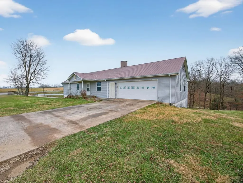 3614 Muddy Pond Road Monterey TN 38574