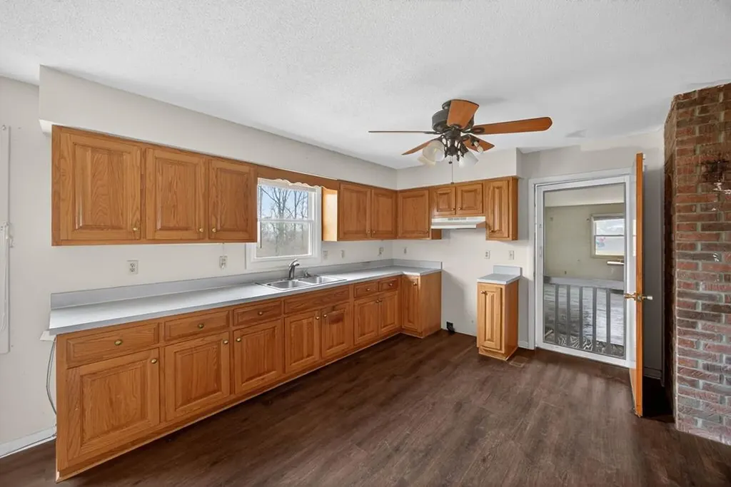 3614 Muddy Pond Road Monterey TN 38574