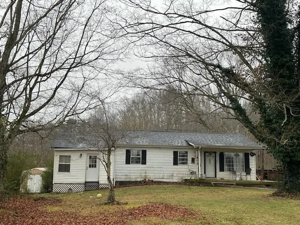 1213 Old Union Road Hilham TN 38568