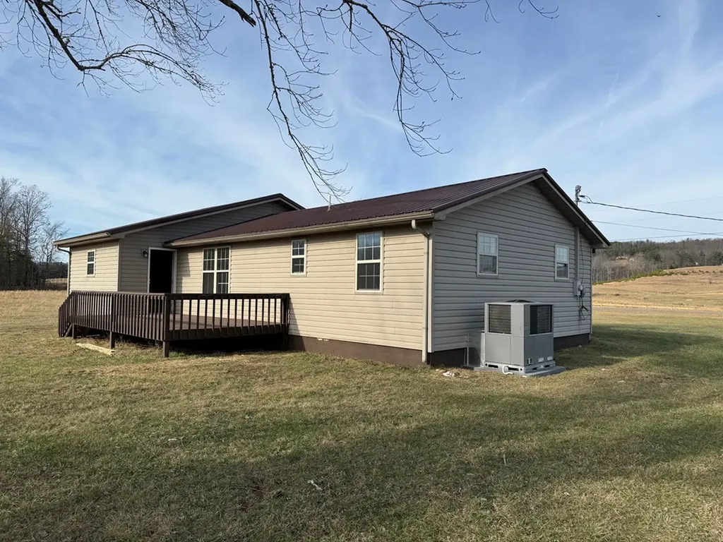 10612 Newton Road Crossville TN 38572