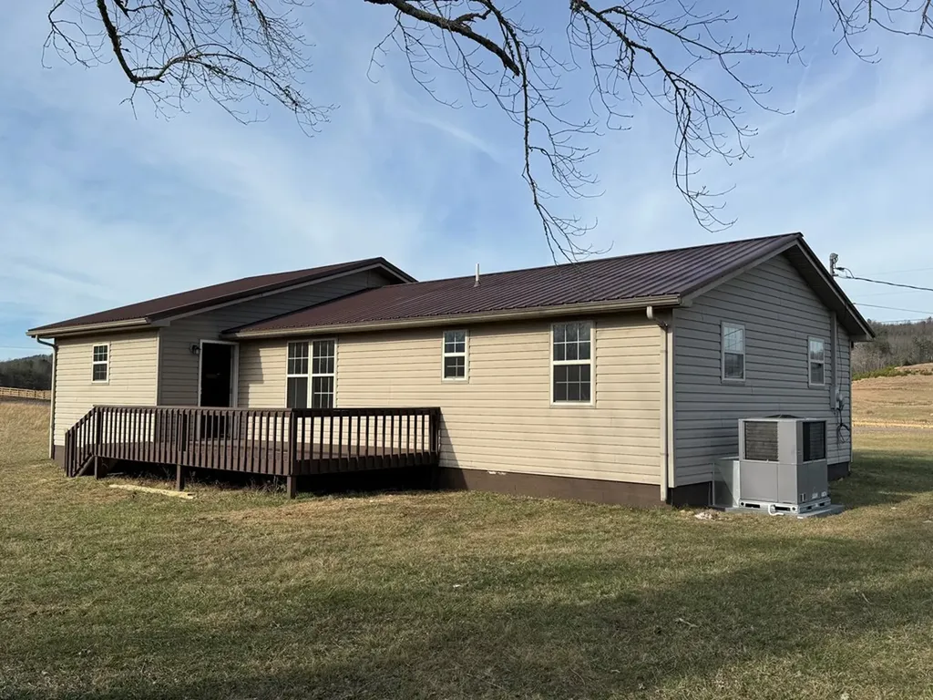 10612 Newton Road Crossville TN 38572